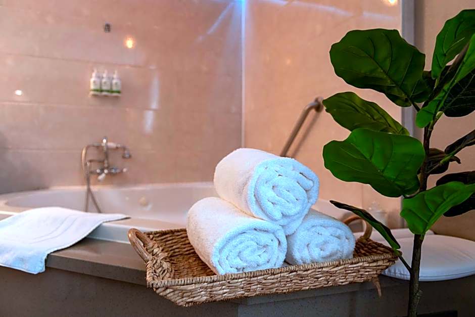 GreenTree Inn & Suites Los Angeles - Alhambra - Pasadena