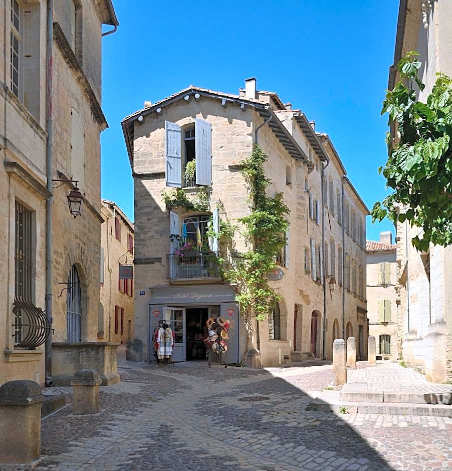 Hotel Restaurant Le Gardon - Pont du Gard