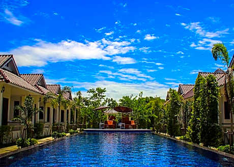 Thanawong Pool Villa