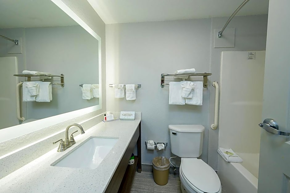 Hawthorn Extended Stay by Wyndham Panama City Beach