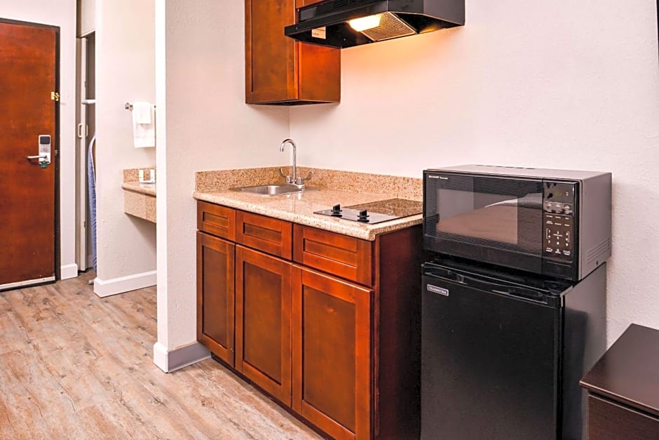Quality Inn and Suites Beaumont