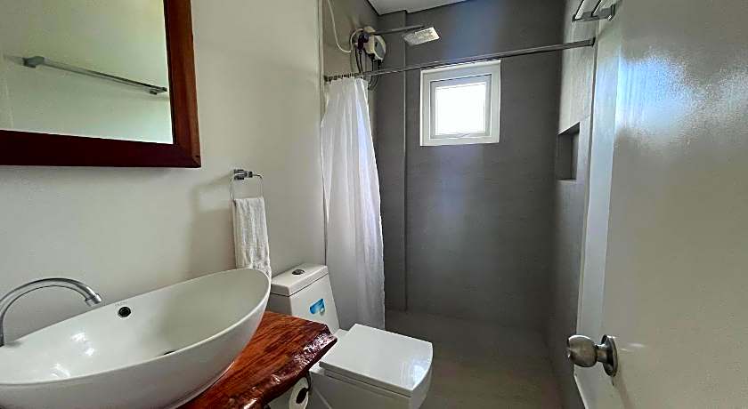 Blue Lagoon Inn & Suites