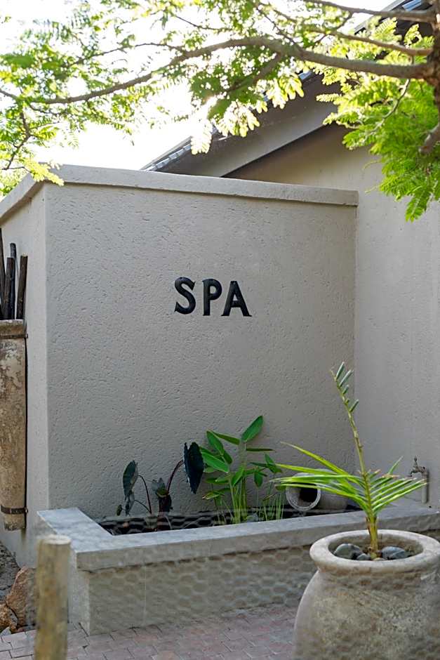 The Baobab Bush Lodge and Villa