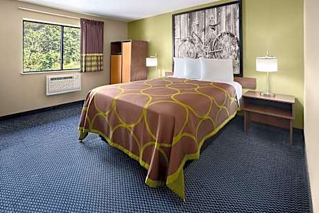 Queen Room - Non-Smoking