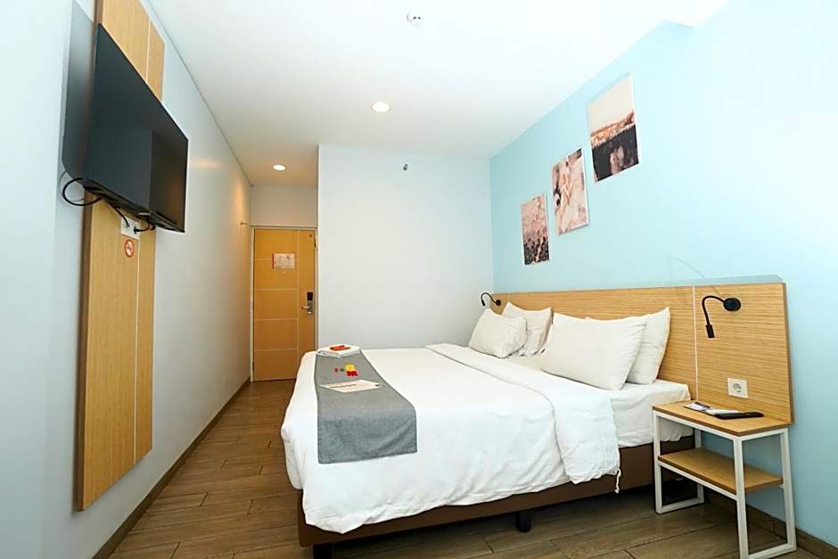 Front One Hotel Pasir Koja Bandung