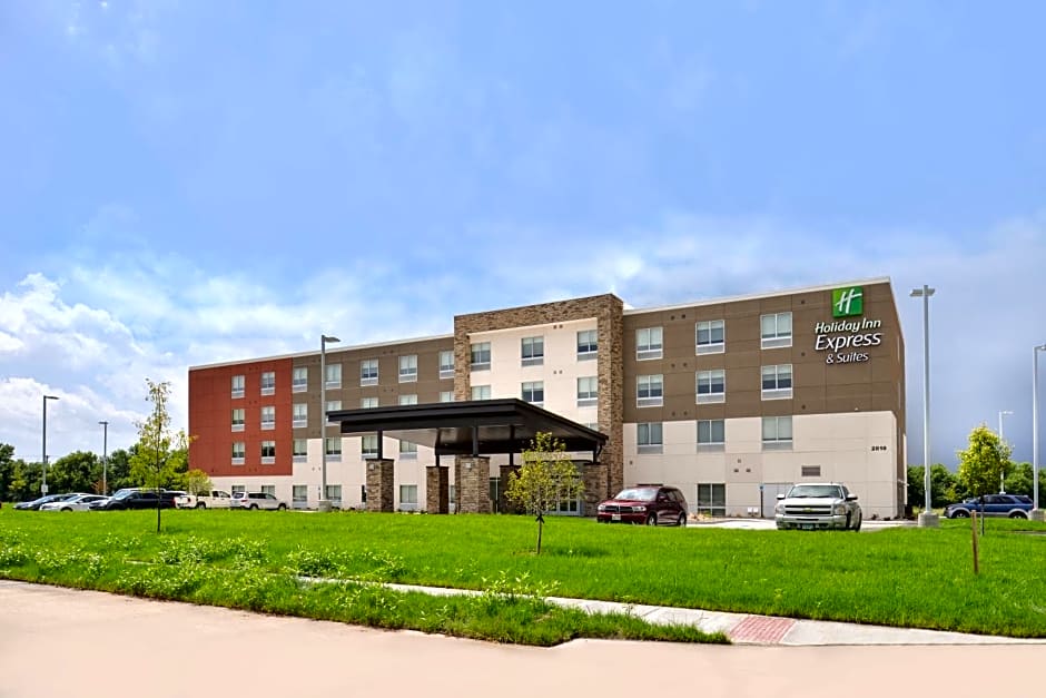 Holiday Inn Express & Suites OMAHA AIRPORT