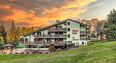 Hotel Alaska