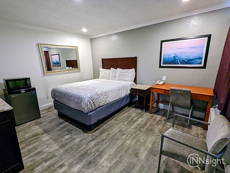 Deluxe Inn
