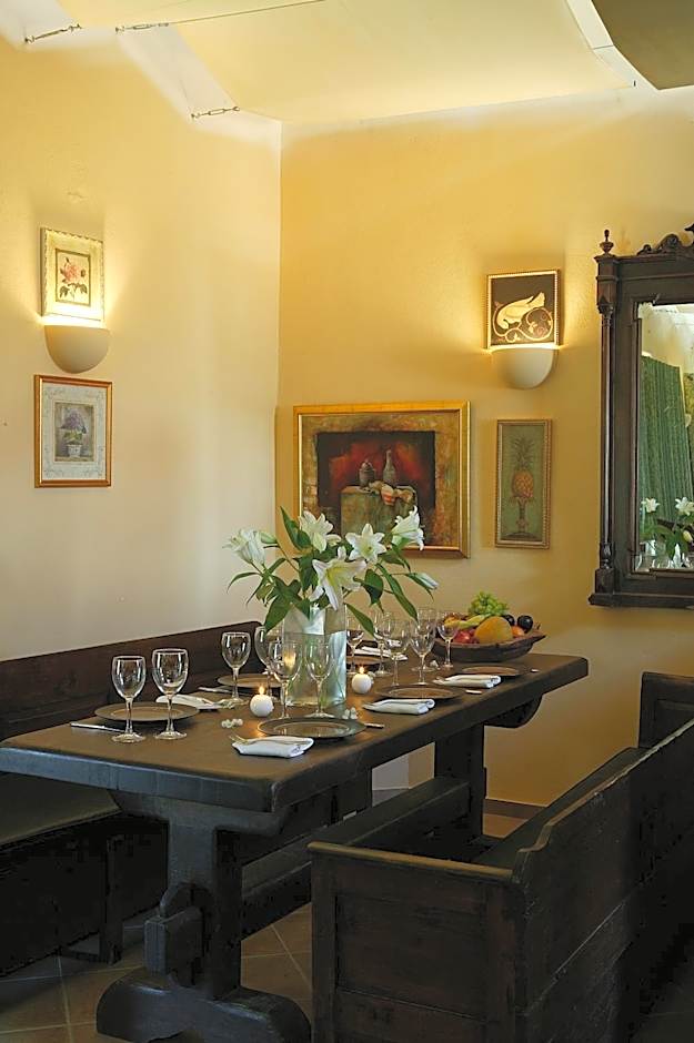 Maritsas Hotel & Suites