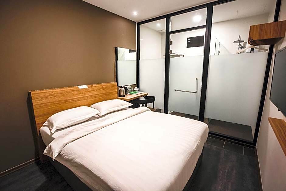 V3 Hotel & Residence Seri Alam