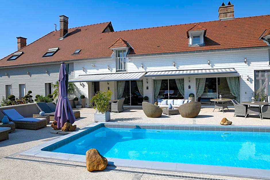 Gîte de la Villa de la Croix avec piscine et parking à 4 minutes de l'A26