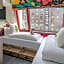 Staypineapple, An Artful Hotel, Midtown