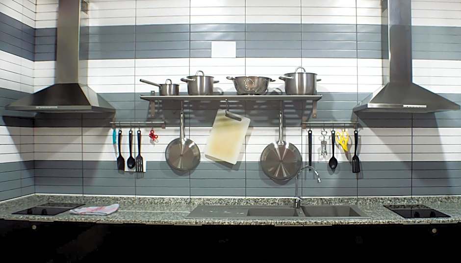 Quart Youth Hostel & Apartments