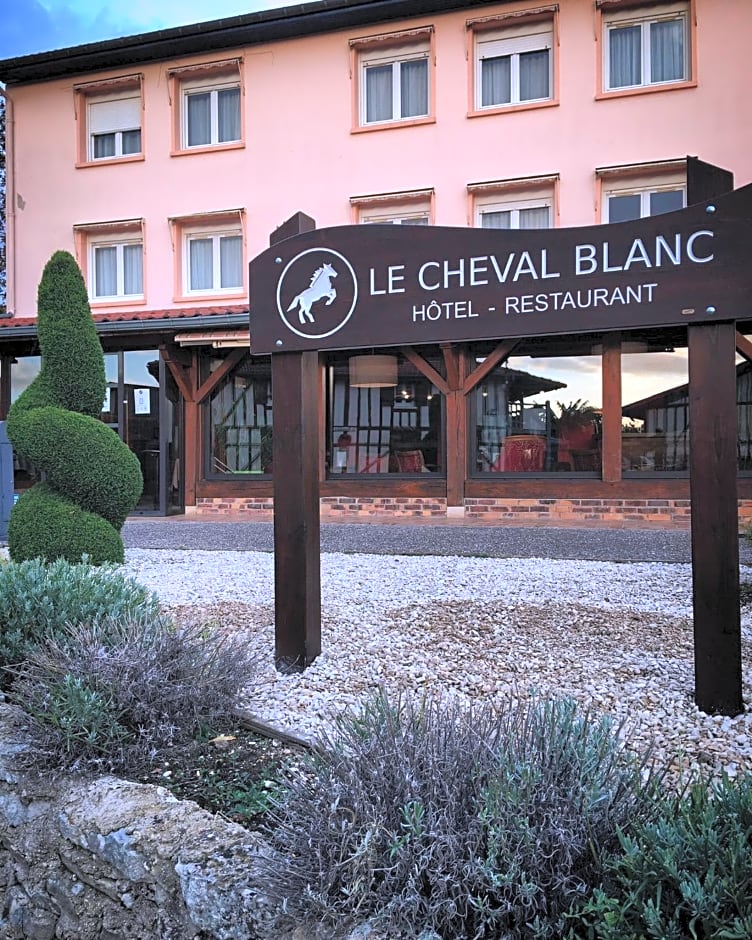 Le Cheval Blanc - Logis Hotel
