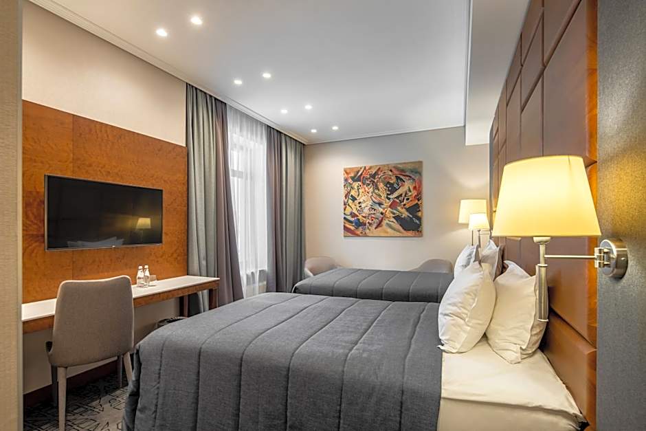CITYHOTEL