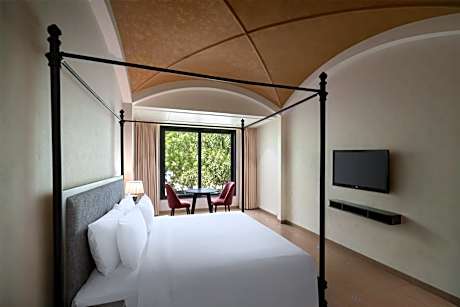 Villa - 10% Discount on Food & Beverages