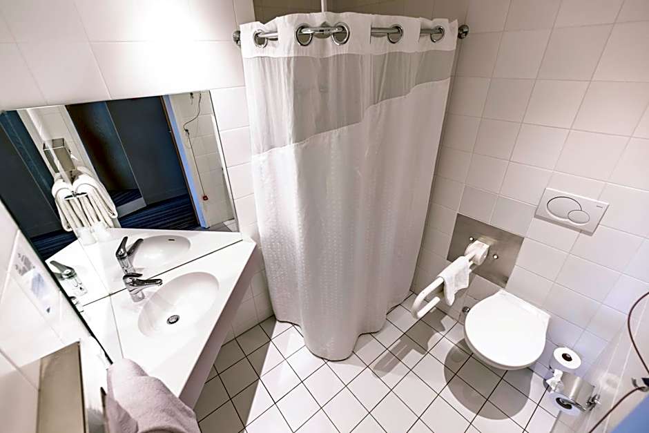 Holiday Inn Express Geneva Airport By IHG