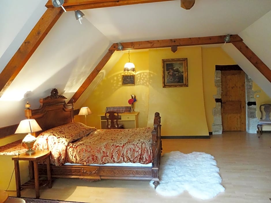 Prieure St Pierre de La Luthumiere