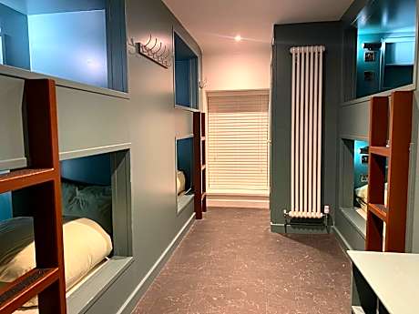 6-Bed Mixed Dormitory Room