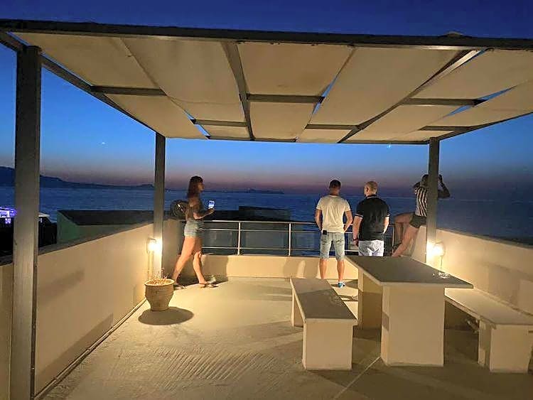 Almyra Apartments & Suites