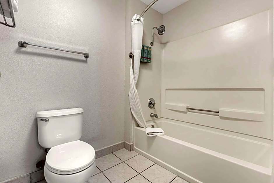 Best Western Colonial Inn