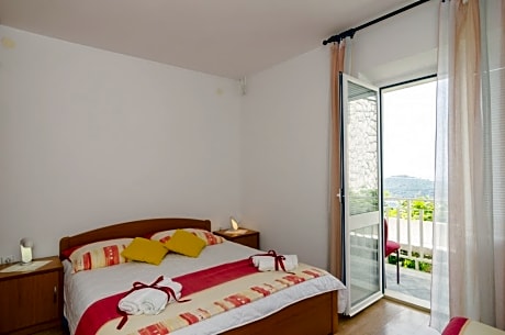 Studio with Balcony and Sea View