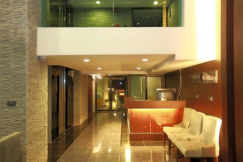 The Bangkok Airport Link Suite