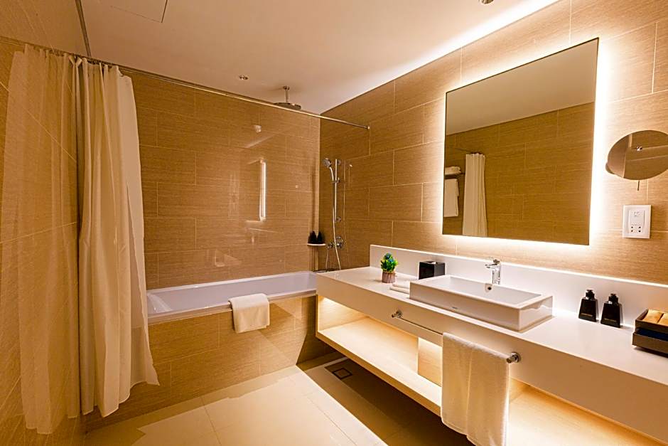 Zealax Hotel & Residence