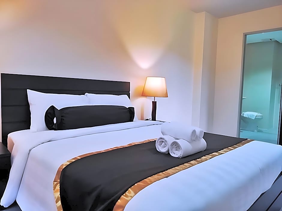 Photo 1 of 13 of Junior Suite