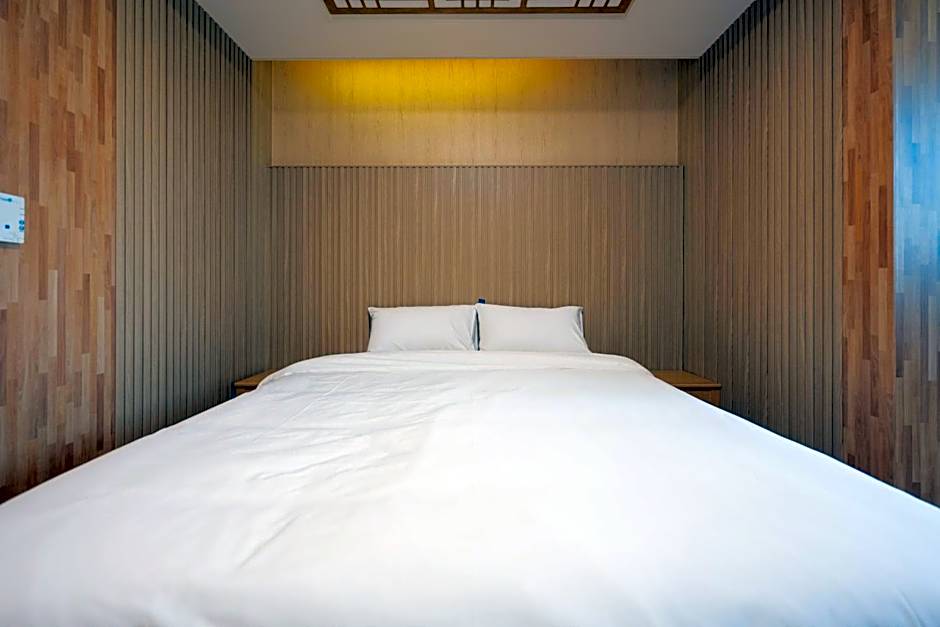 Gyeongju Hotel Check-in Bulguk