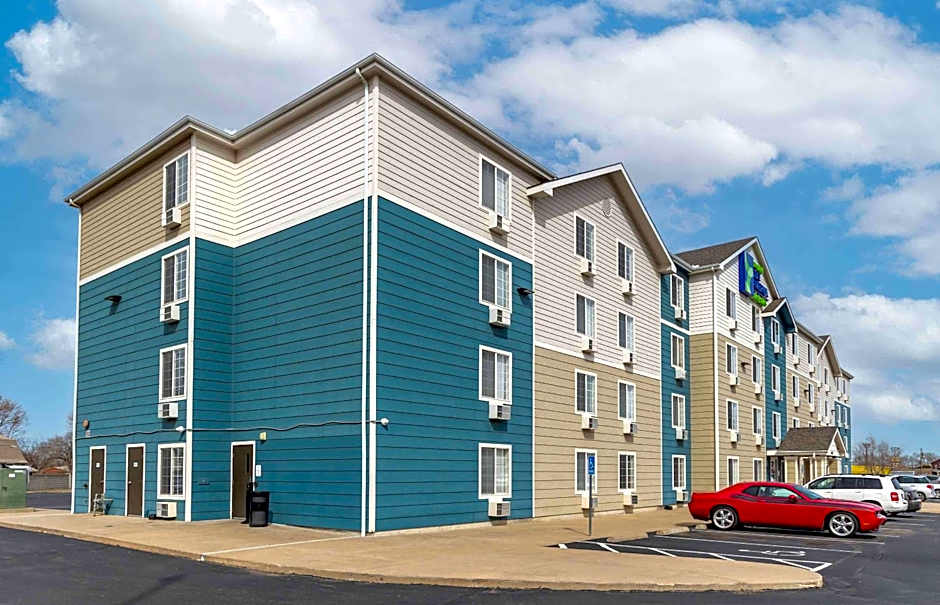 Extended Stay America Select Suites - Wichita - South