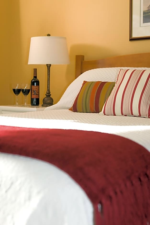 Dockside Guest Quarters