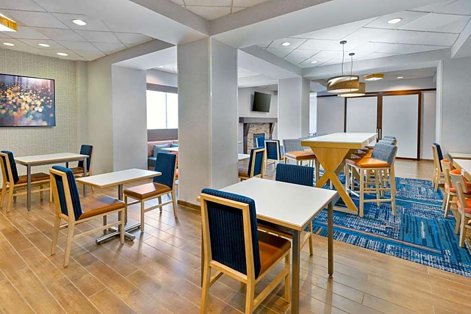 Hampton Inn By Hilton Charlotte-Uptown