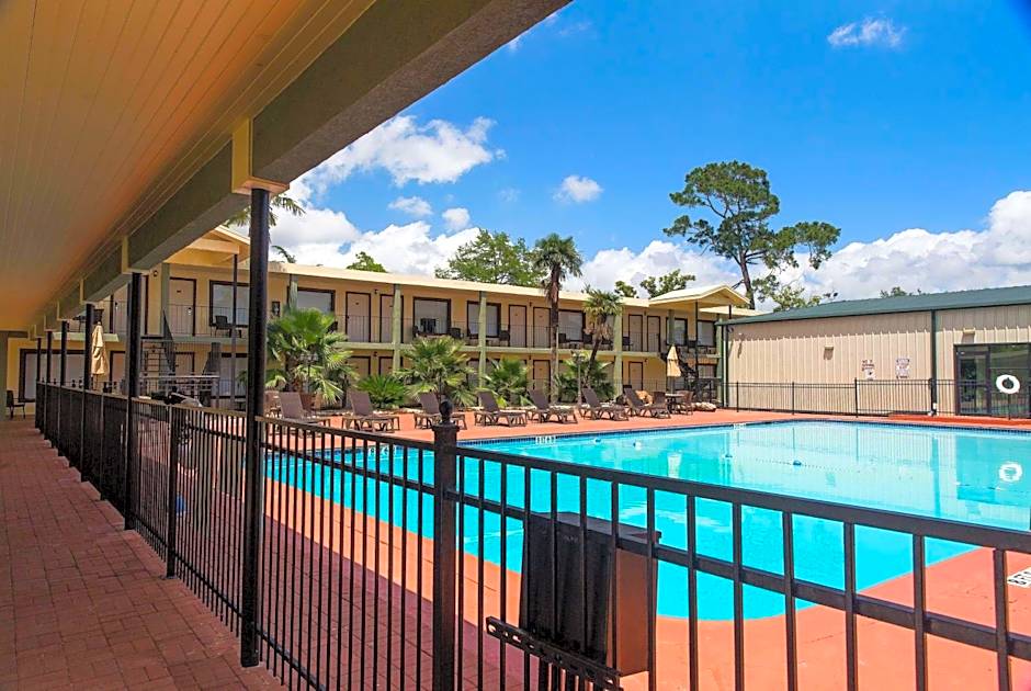 Ramada by Wyndham Houston Intercontinental Airport East