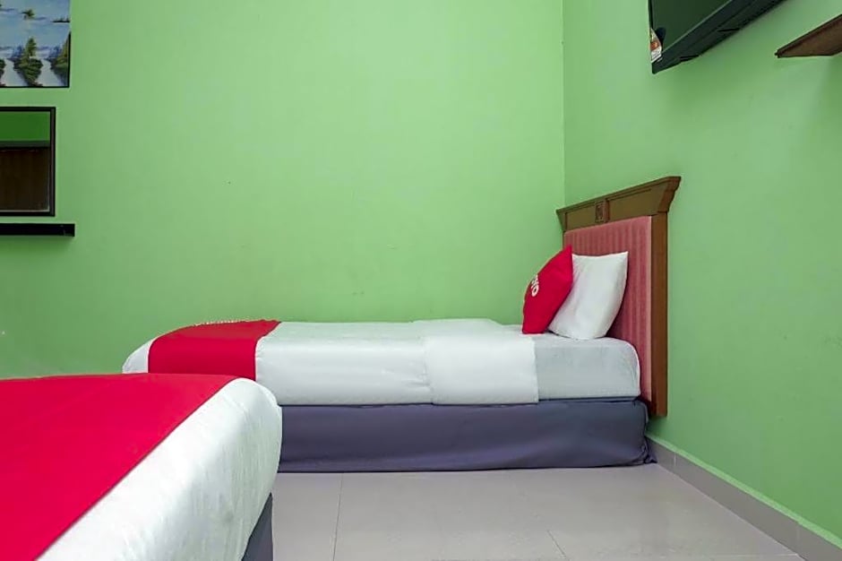 OYO 90018 River Village Hotel