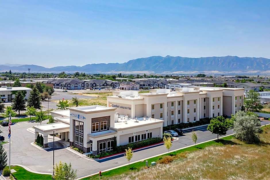 Comfort Inn & Suites Logan Near University