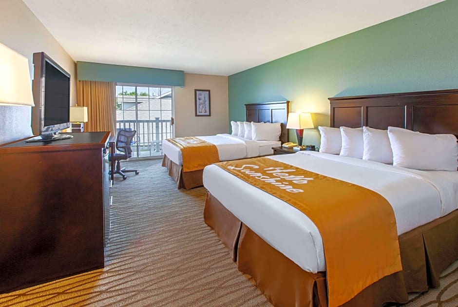 Photo 1 of 1 of Deluxe 2 Queen Beds, Bay View