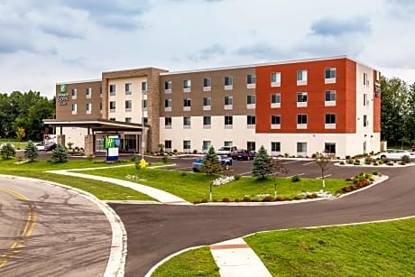 Holiday Inn Express And Suites Elkhart North By IHG