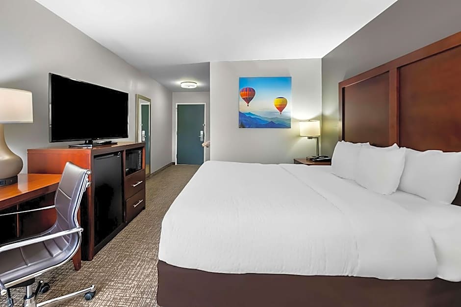 Clarion Pointe Apex - Holly Springs