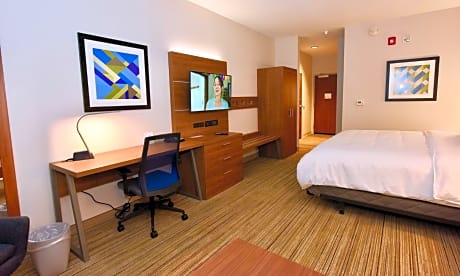 Double Suite - Mobility Access Tub/Non-Smoking