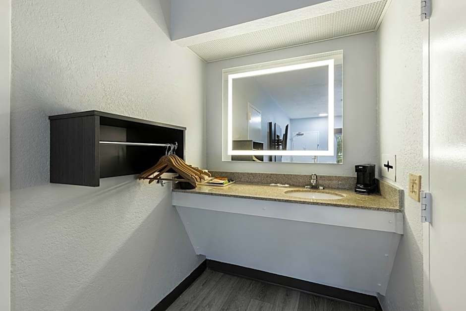 Studio 6 Suites Jacksonville, NC – Camp LeJeune