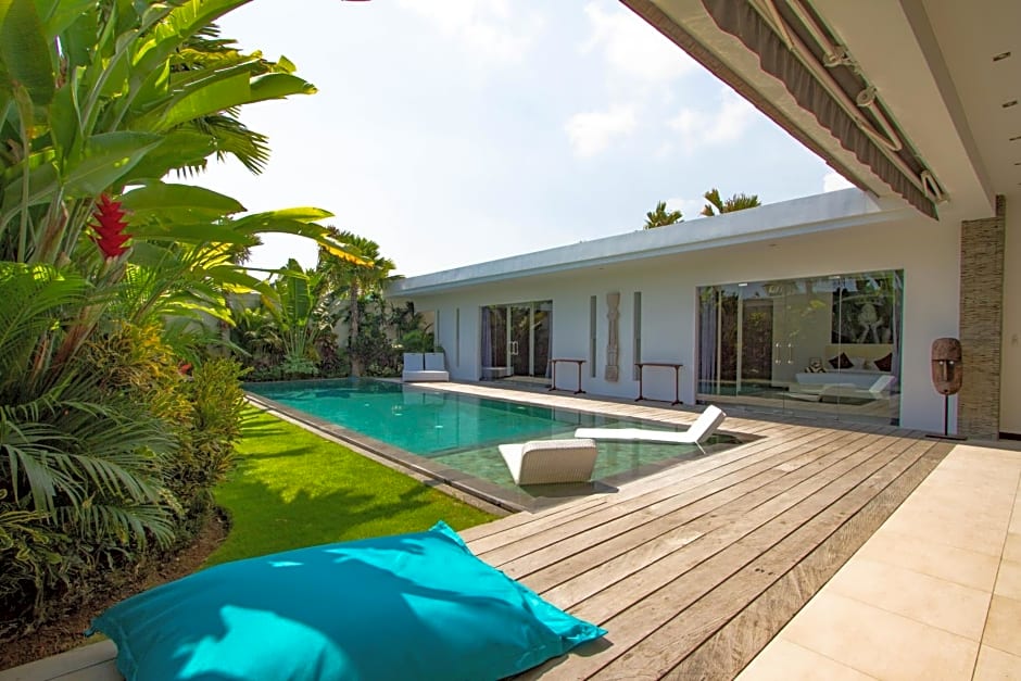 Villa Juna - Beautiful 3 Bedroom in Seminyak