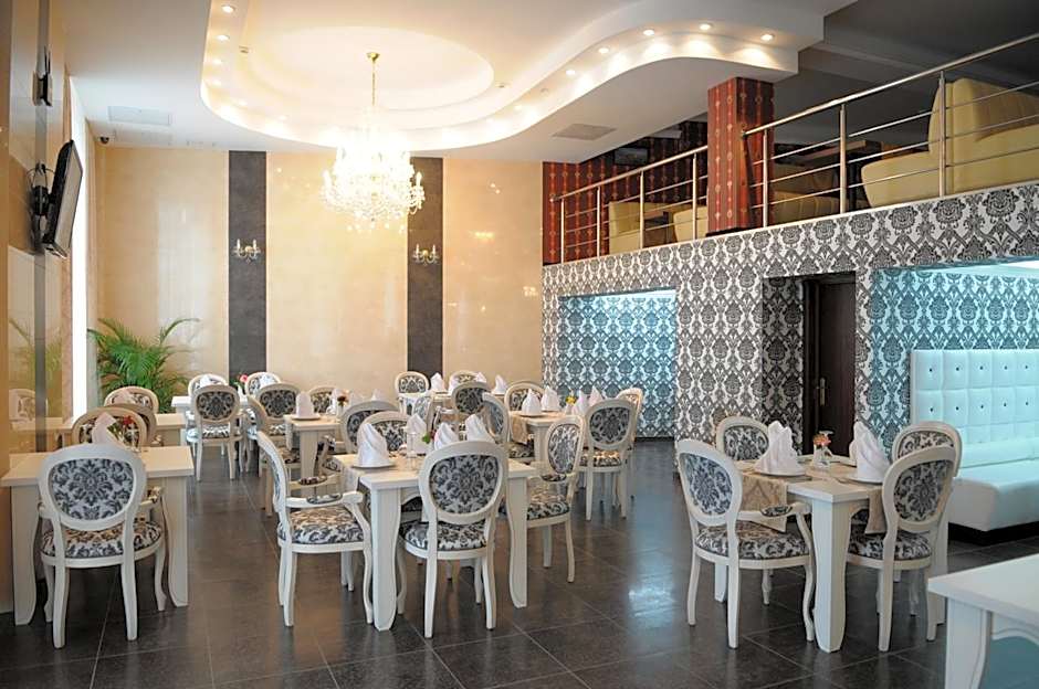 Manhattan Hotel & Restaurant