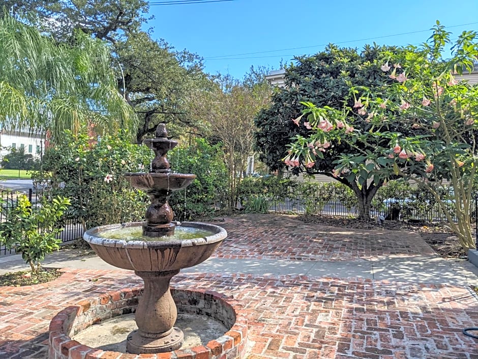 The Esplanade Guesthouse Mansion