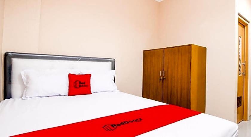 RedDoorz Plus @ Pogung Raya