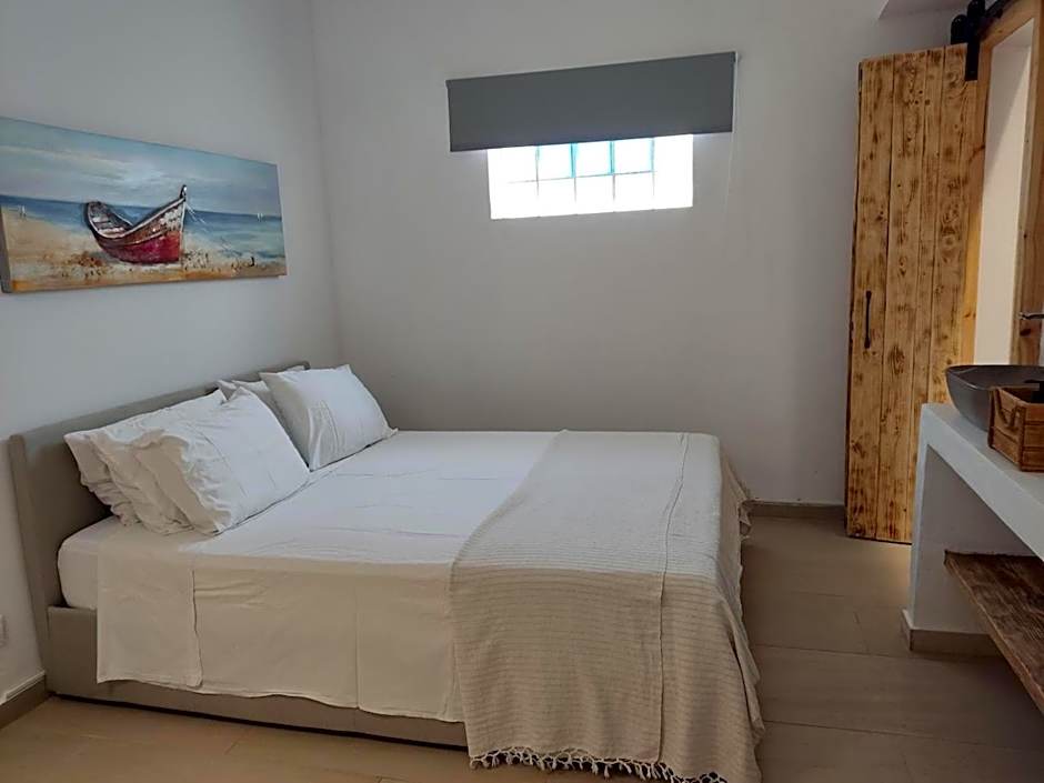 Votsalon Beach House - 30 meters from Alykes Beach
