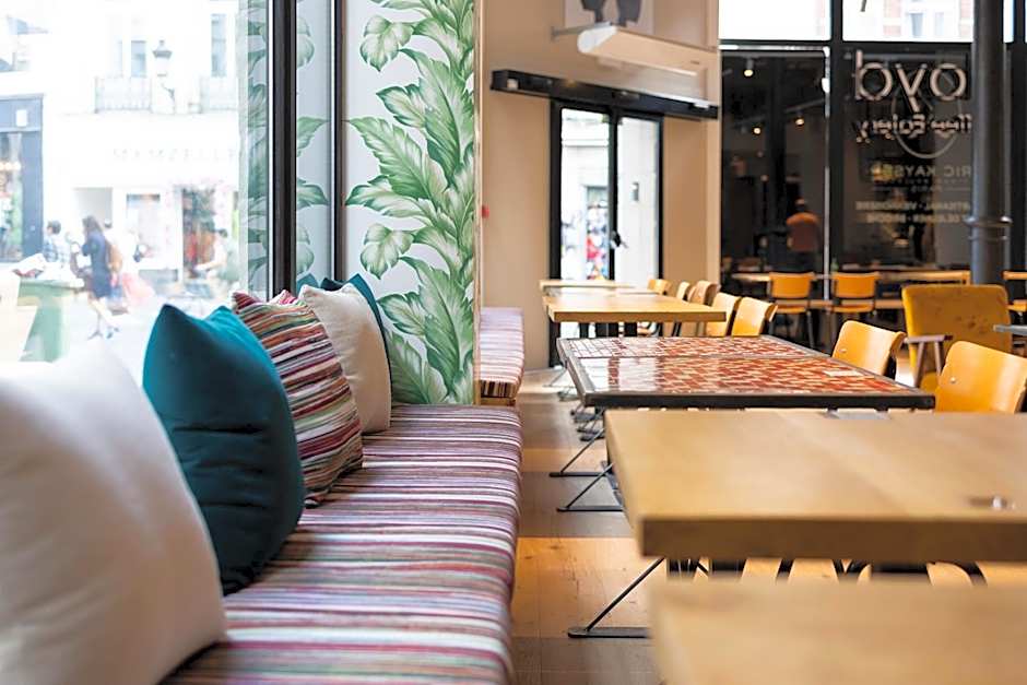 Aris Grand Place Hotel