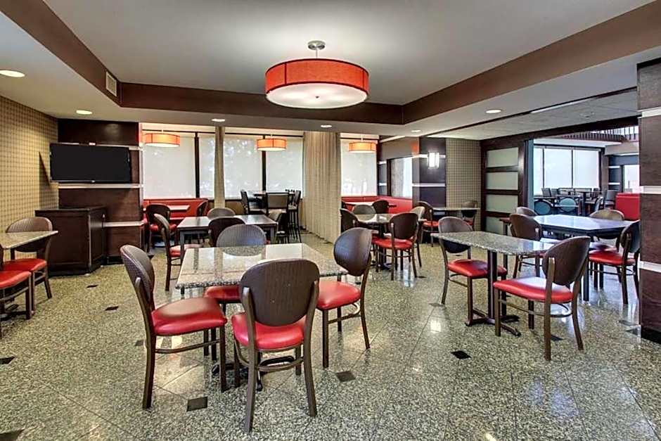 Heritage Inn & Suites The Woodlands, Trademark by Wyndham