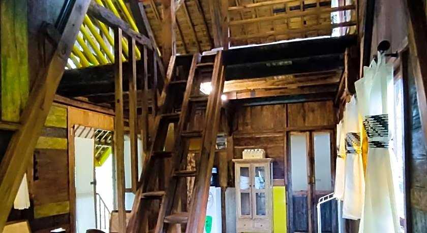 Omah Hanoman Turu By Kebun Hanoman