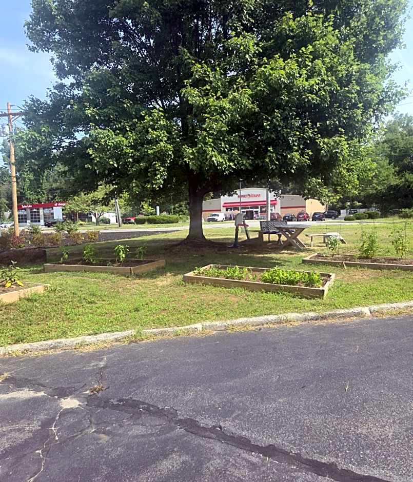 Nashoba Valley Inn & Suites